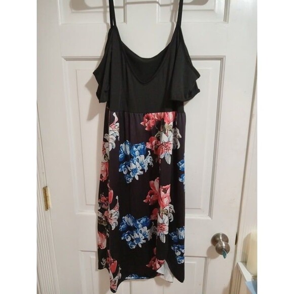 Black Floral Dress - Picture 1 of 4